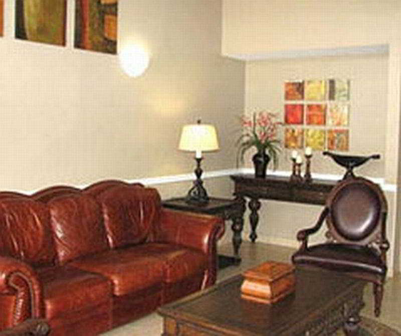 La Quinta By Wyndham Brooks City Base Hotel San Antonio