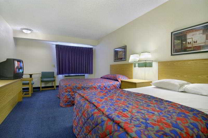 Red Roof - Seaworld Northwest Motel 2*