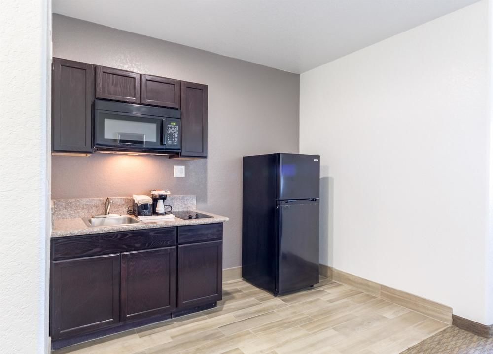 Hotel 6 - East 2*