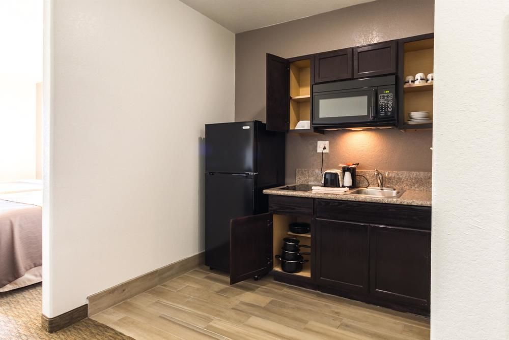 Hotel 6 - East
