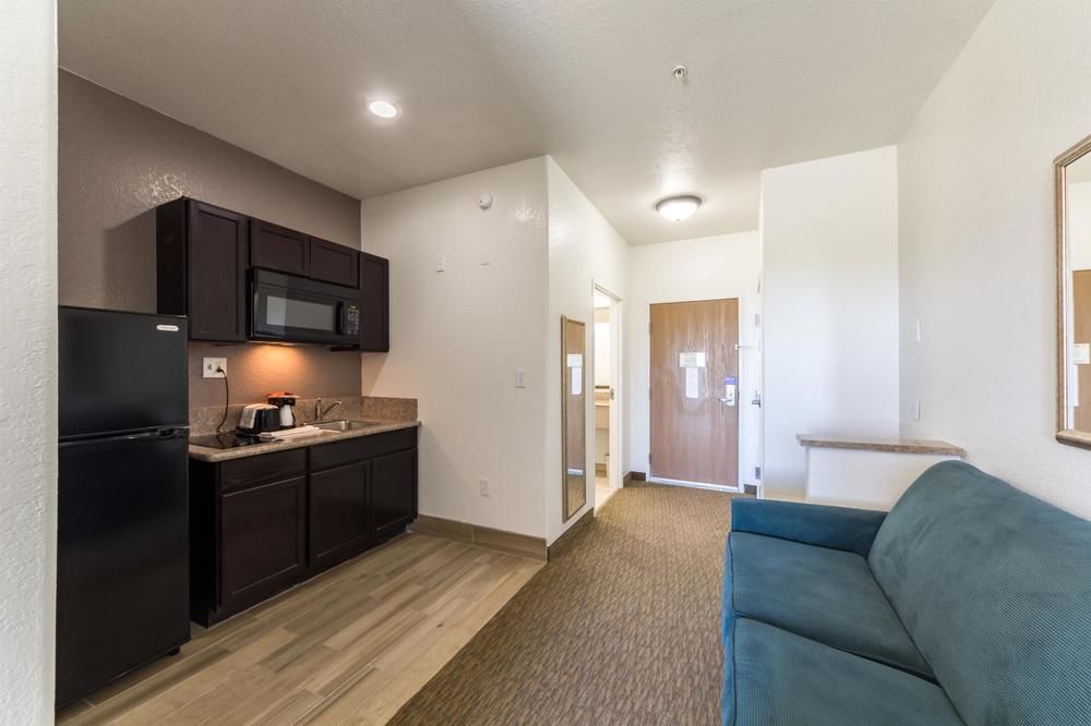 6 - East Hotel