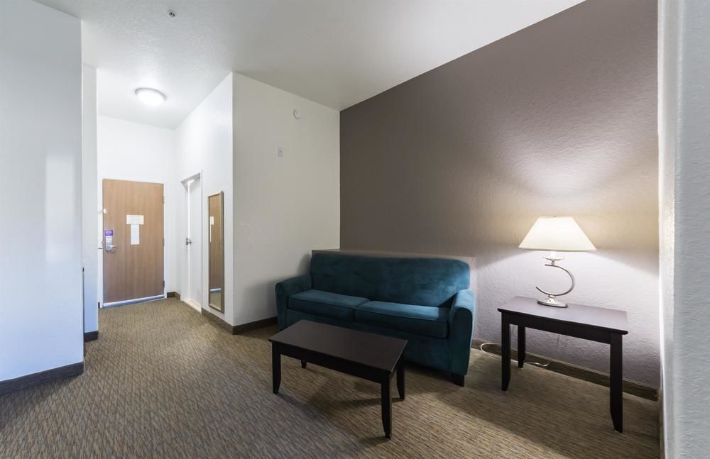 Hotel 6 - East San Antonio