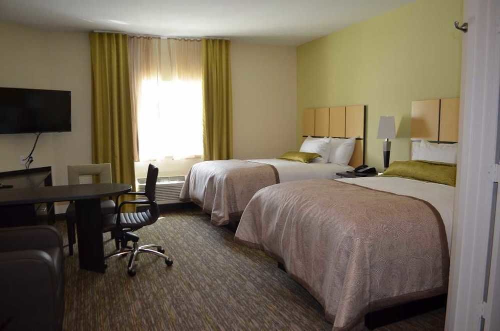 Candlewood Airport By Ihg Hotel 3*
