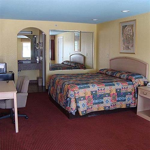 Motel Winnquest Near Ft. Sam Houston *