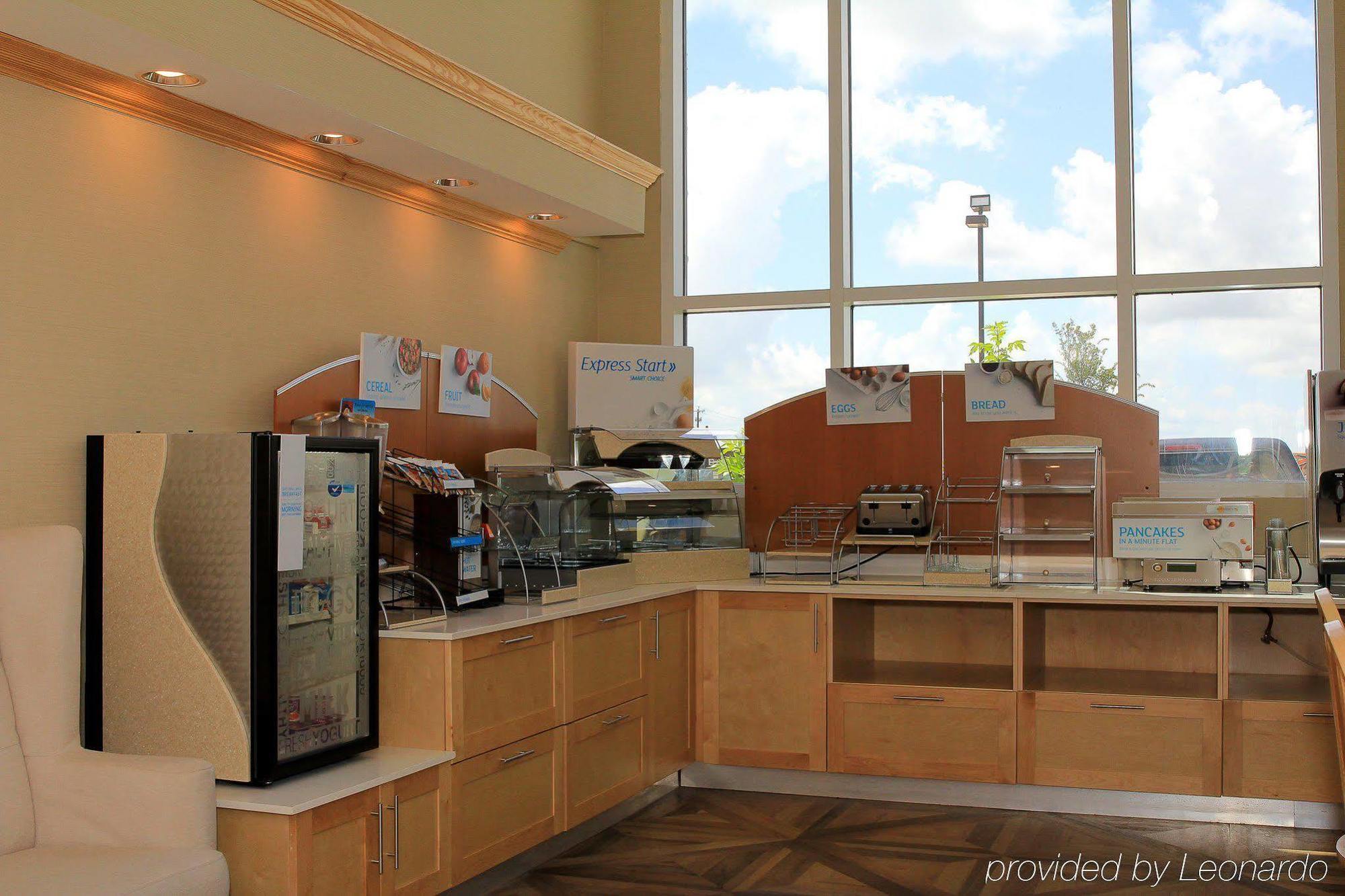 Express & Brooks Base By Ihg 3* San Antonio