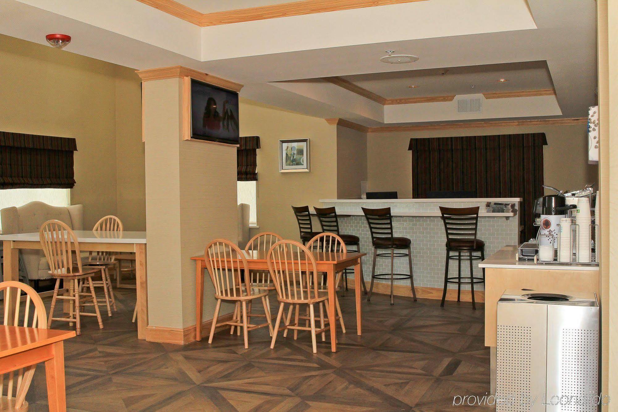 Hotel Express & Brooks Base By Ihg