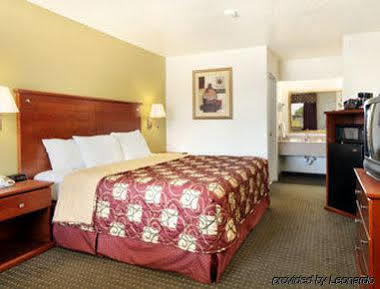 Hotel Days By Wyndham Southeast Frost Bank Center