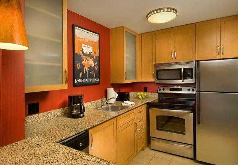 By Marriott Seaworld / Lackland Hotel 3*