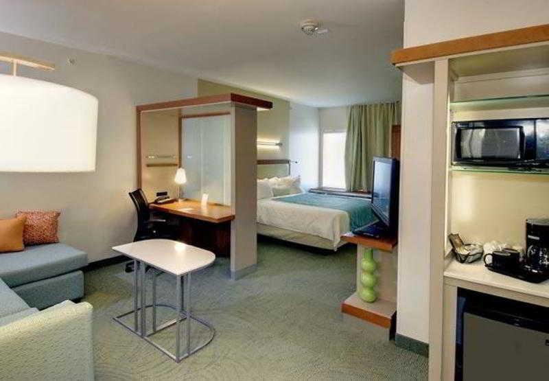 Hotel Springhill By Marriott Airport 3*