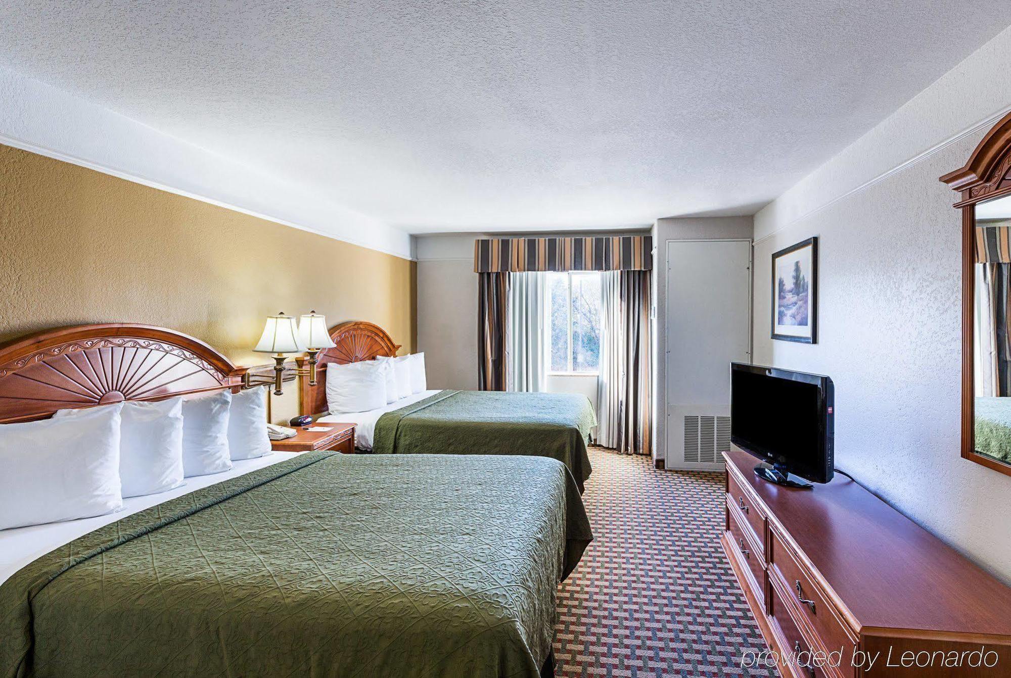 Hotel Quality & Seaworld North San Antonio