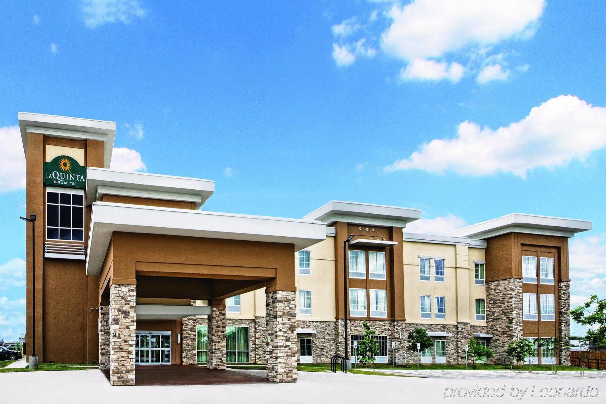 Inn Comfort Near Frost Bank Center 2*