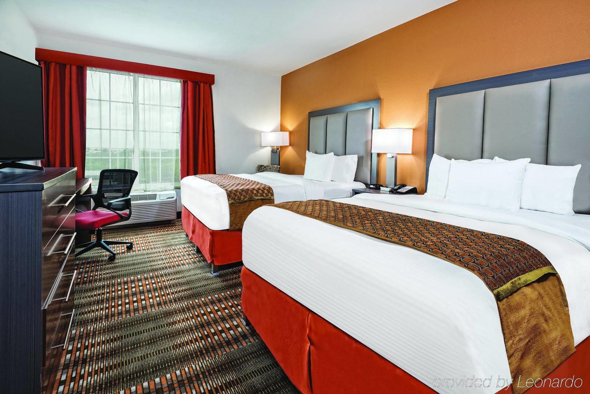 Inn Comfort Near Frost Bank Center 2*