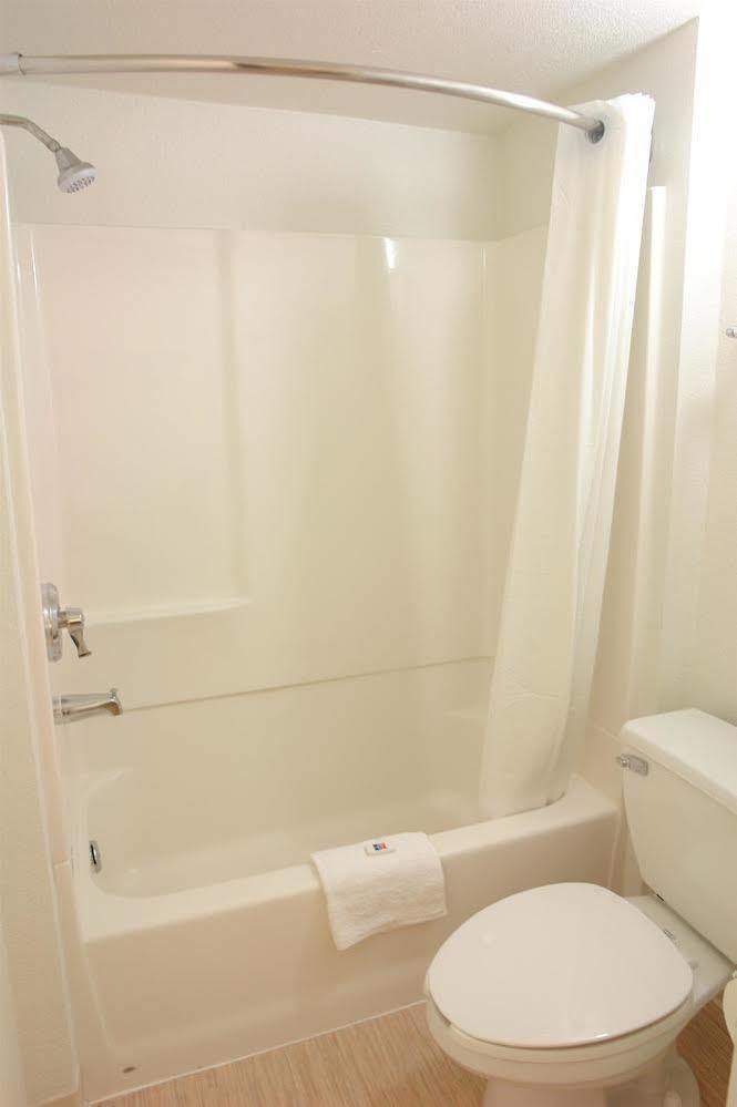 6 San Antonio, Tx - Frost Bank Center Hotel
