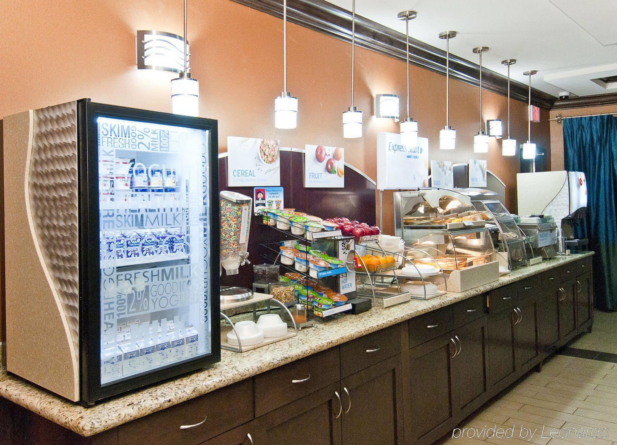 Express & Frost Bank Center By Ihg Hotel 2*