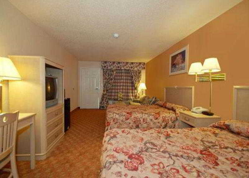 Hotel Econo & Downtown Northeast Near Fort Sam Houston 2*