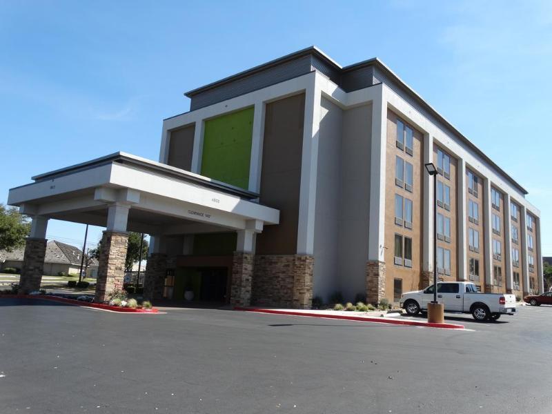Hotel Clarion Pointe Near Medical Center 2*