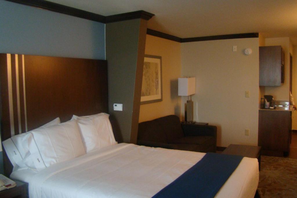 Hotel Express & Nw Near Seaworld By Ihg