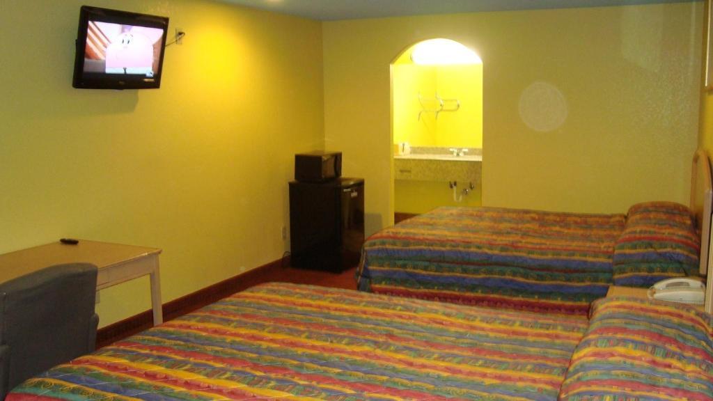 Motel Winnquest Near Ft. Sam Houston *