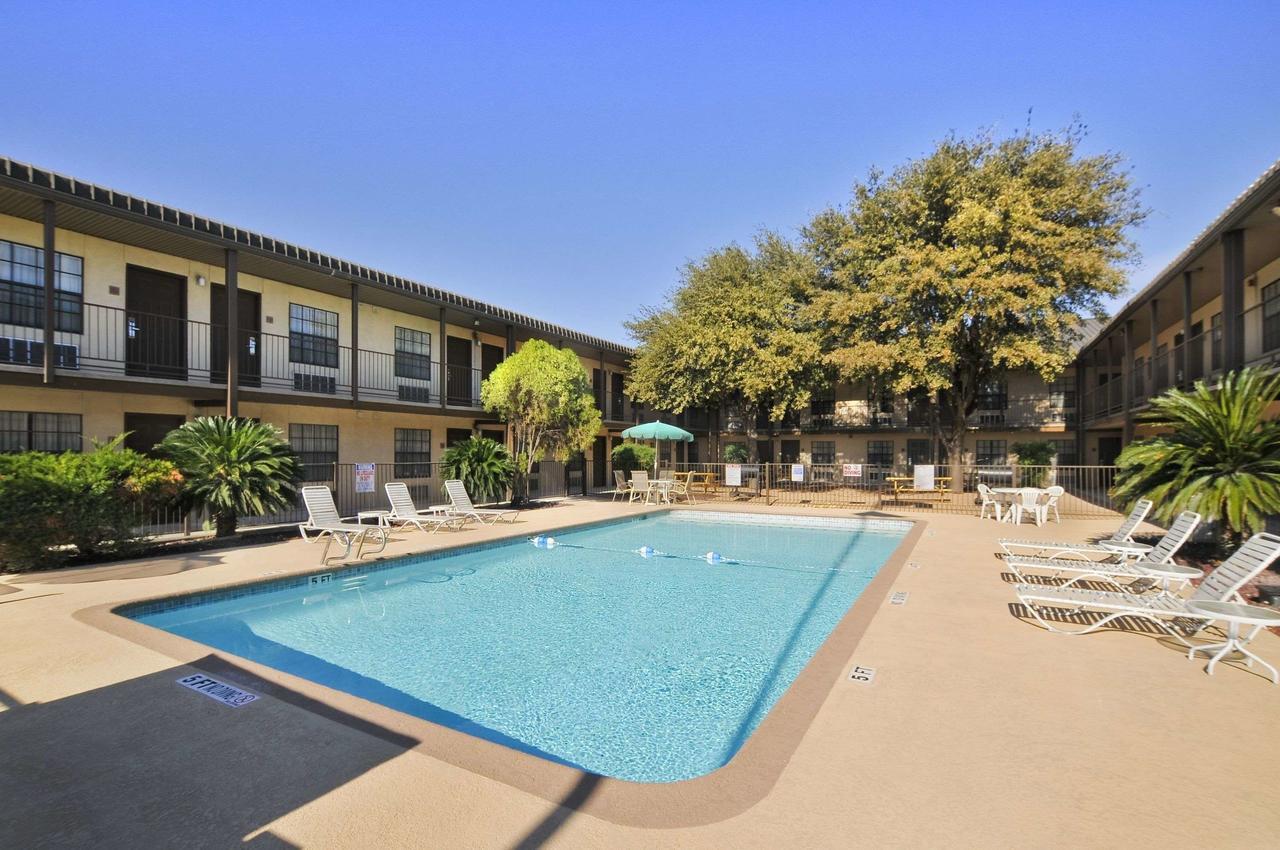 Deluxe Near Lackland Afb San Antonio
