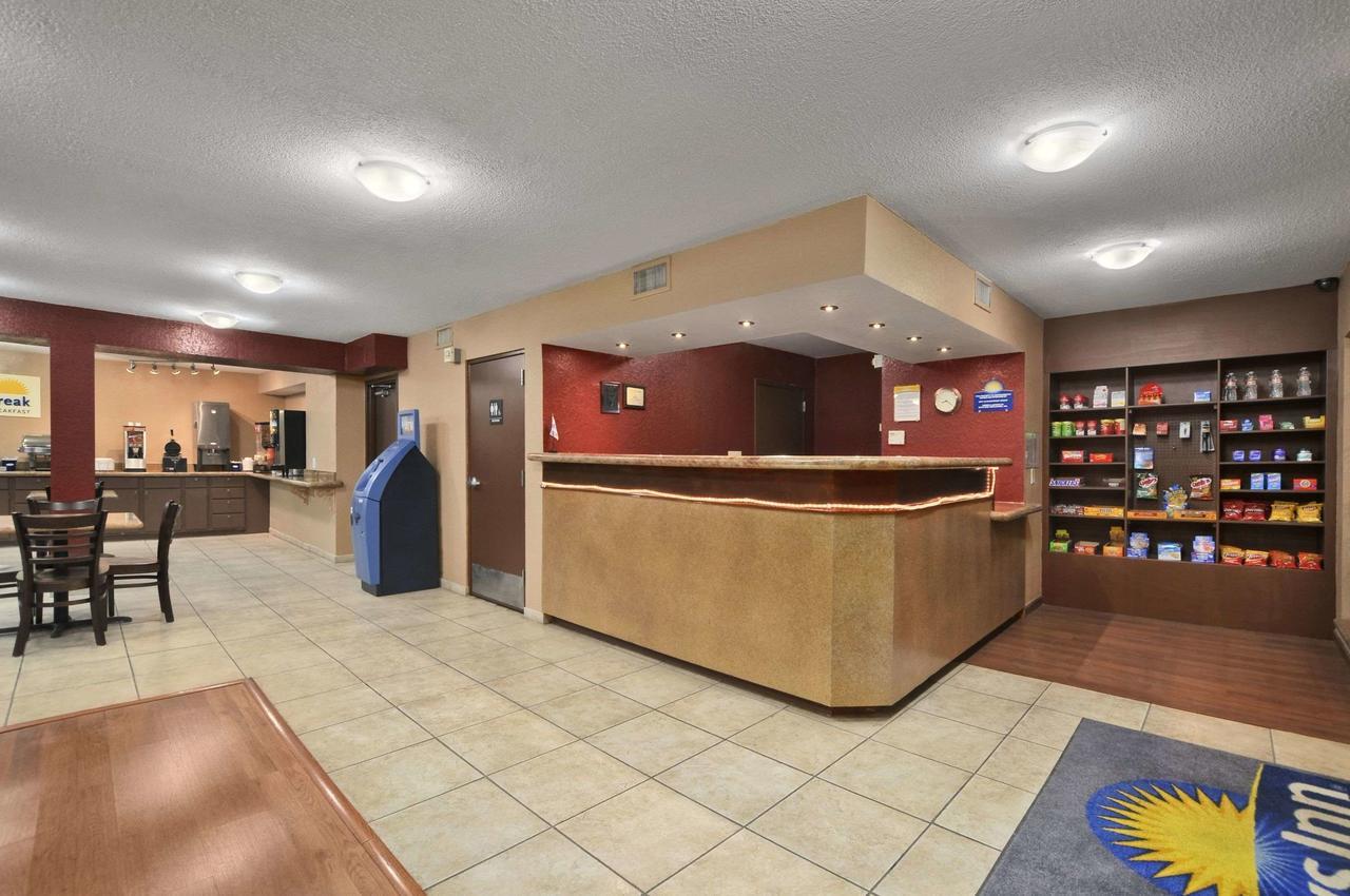 Hotel Deluxe Near Lackland Afb