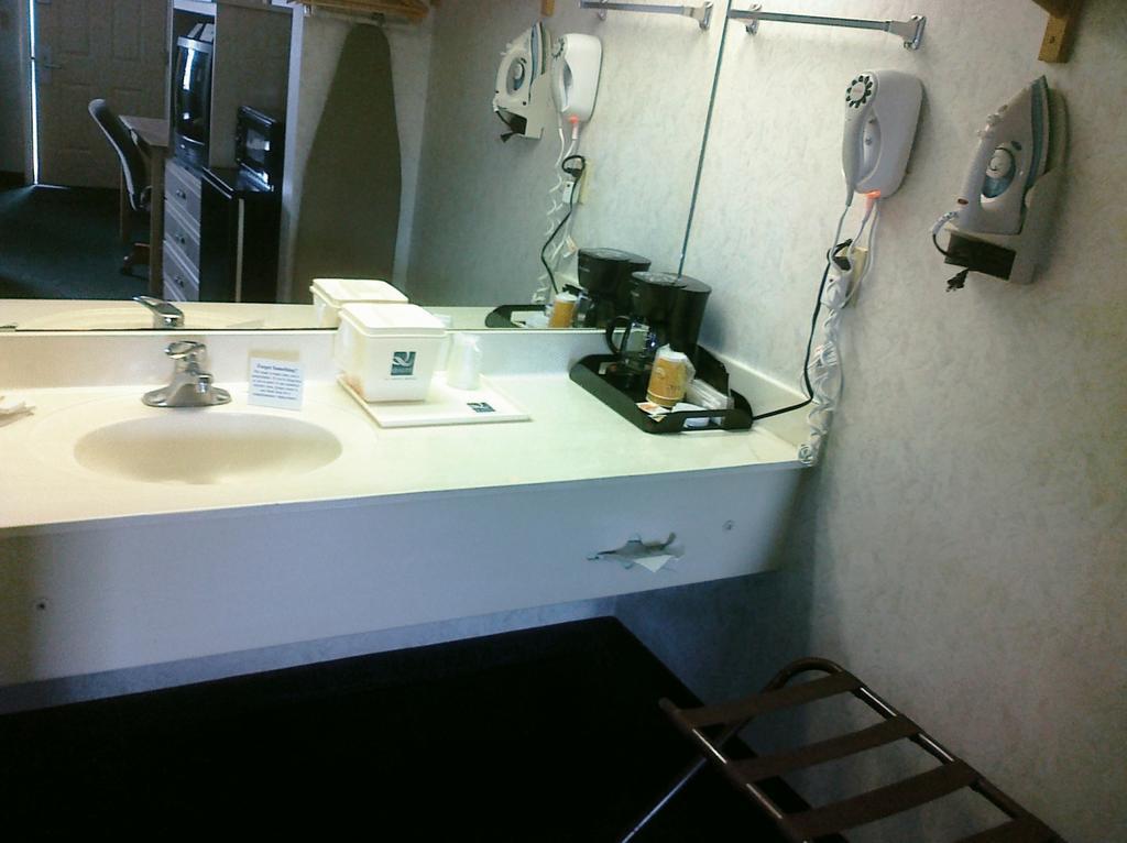 Lodge Econo Downtown South *