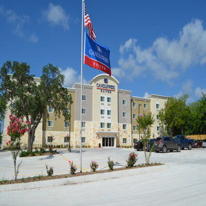 Candlewood Airport By Ihg Hotel