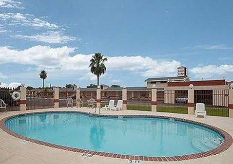 Econo Lackland Afb-seaworld