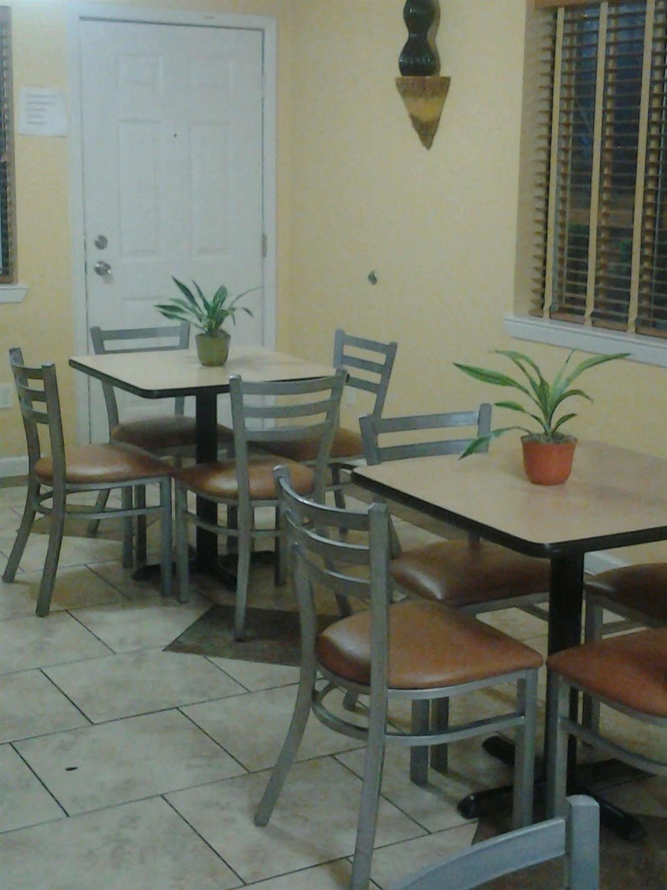 Hotel Econo & Downtown Northeast Near Fort Sam Houston