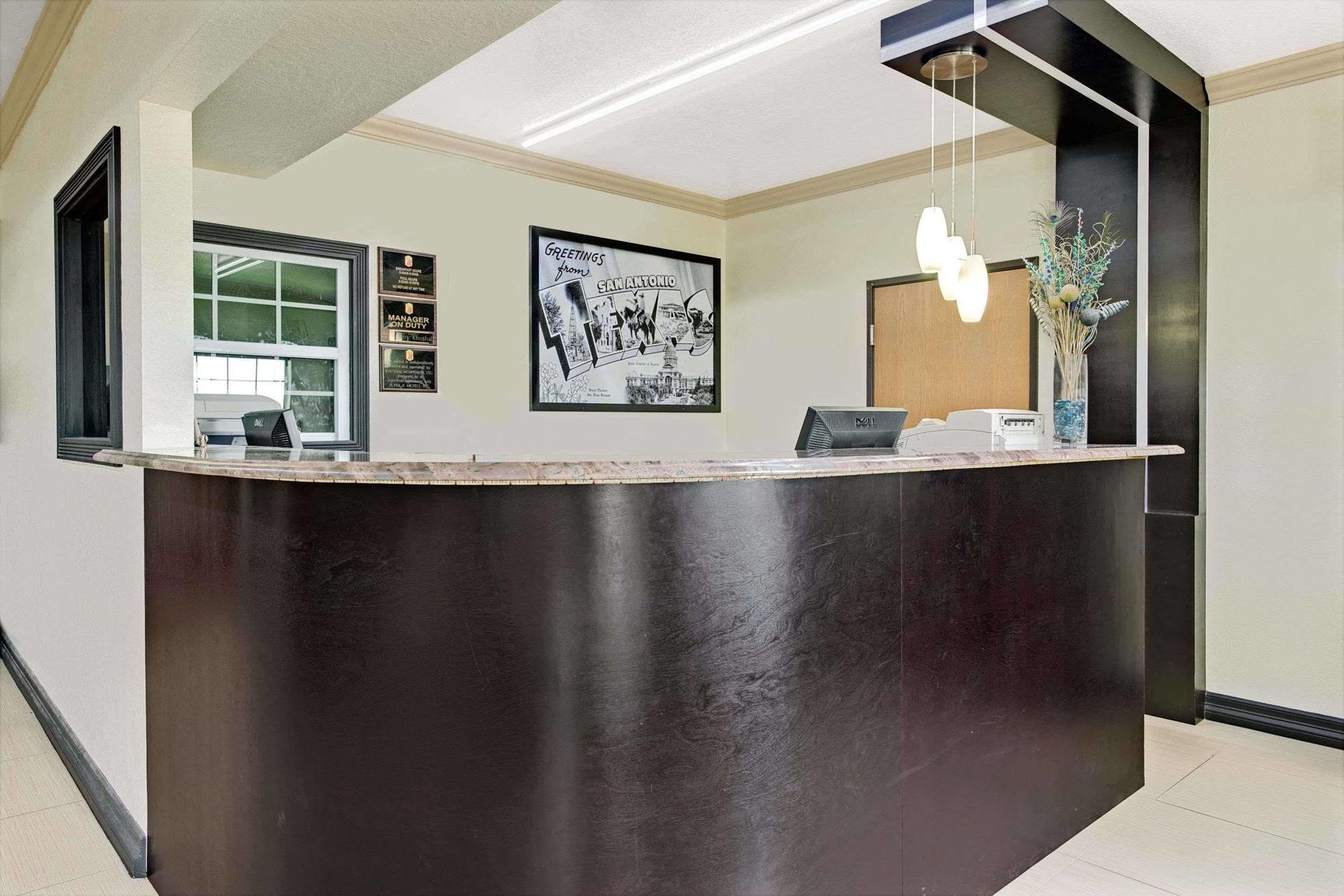 Hotel Surestay Plus By Best Western Airport
