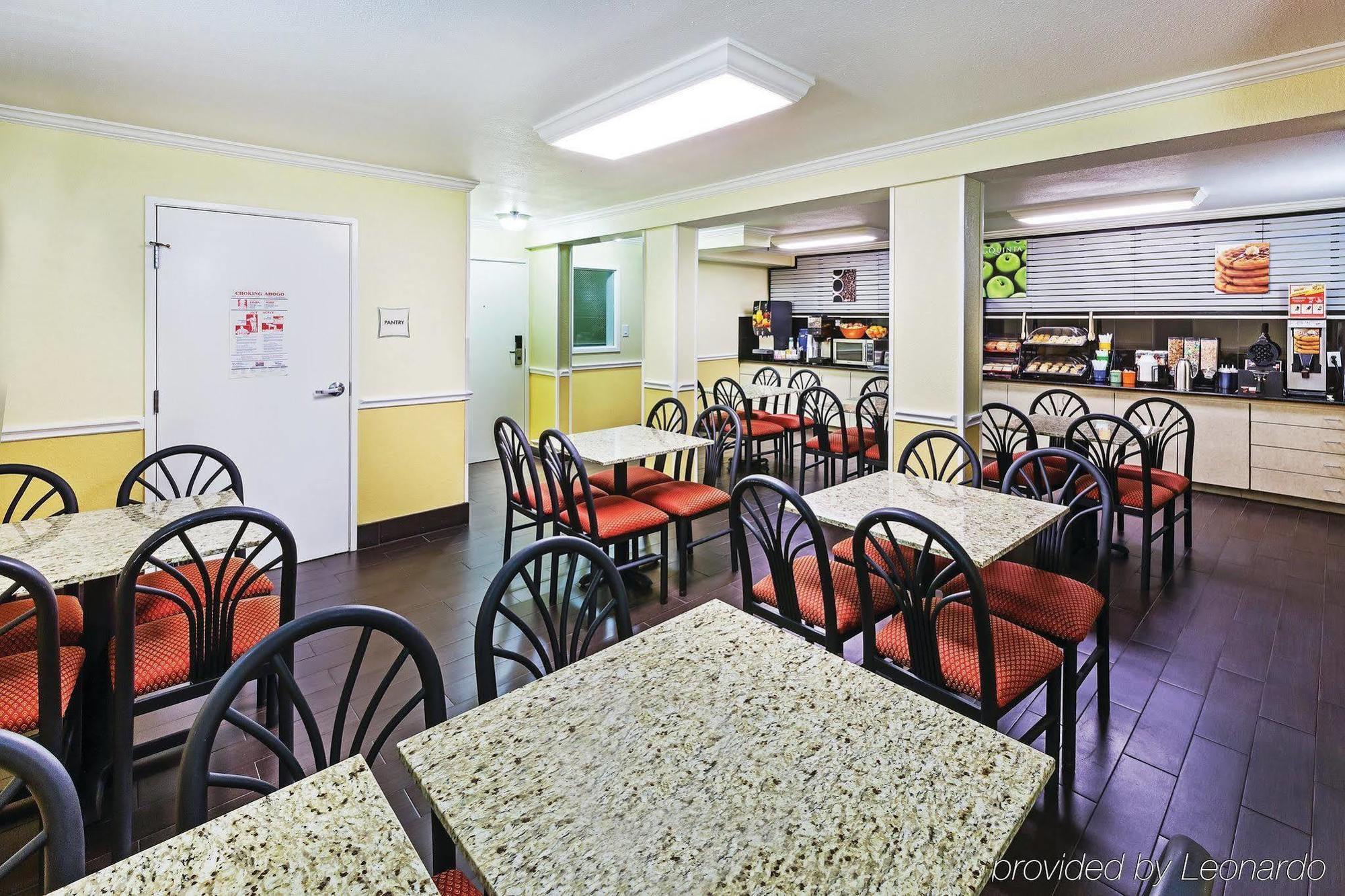 La Quinta By Wyndham Brooks City Base 3*