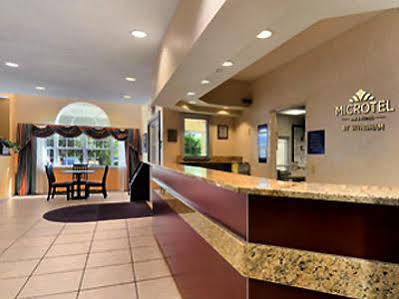 Hotel Super 8 By Wyndham Airport North San Antonio