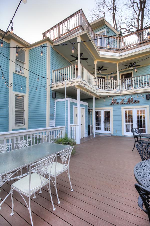 Bed & Breakfast On The Riverwalk San Antonio