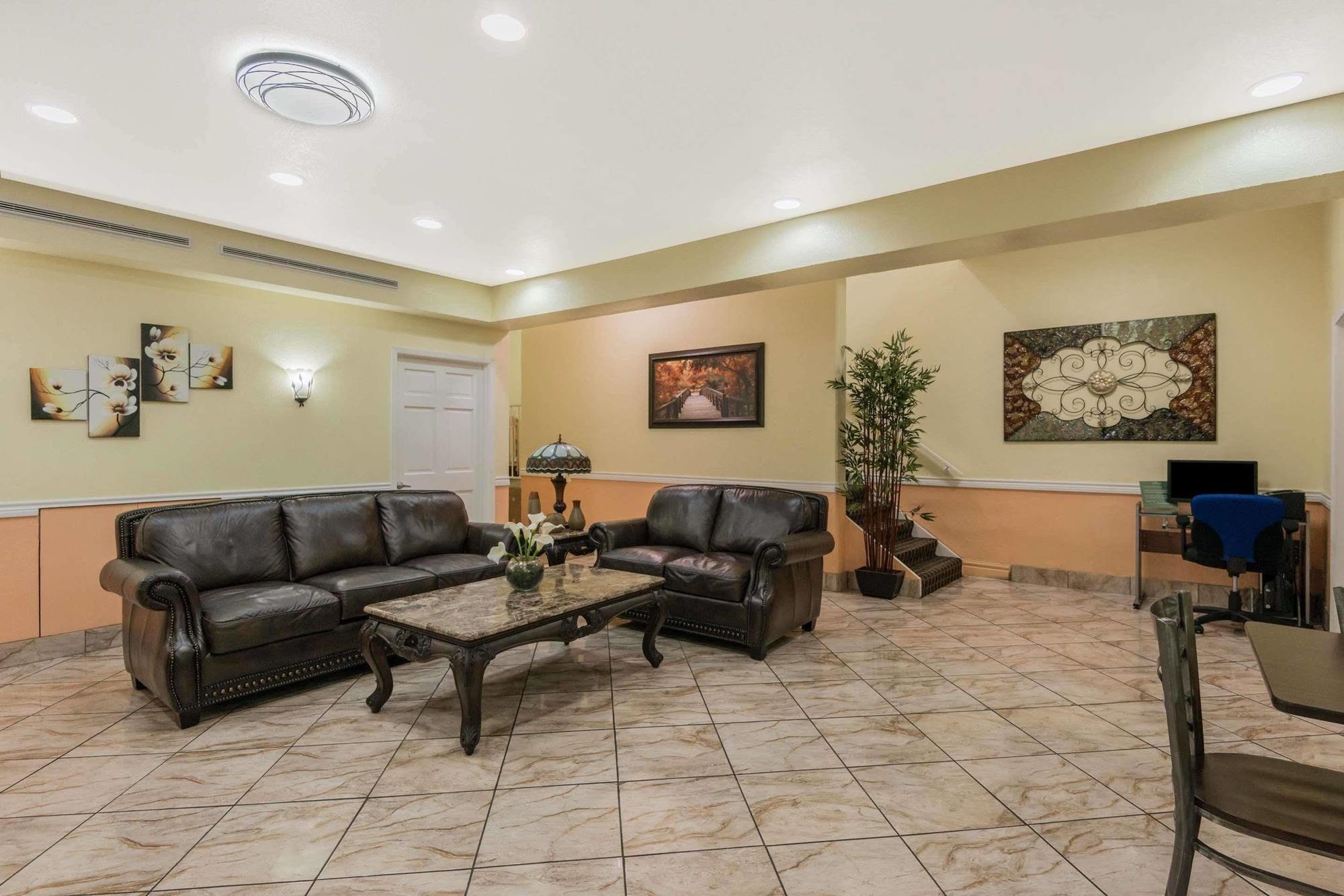 Baymont By Wyndham Near South Texas Medical Ctr Hotel