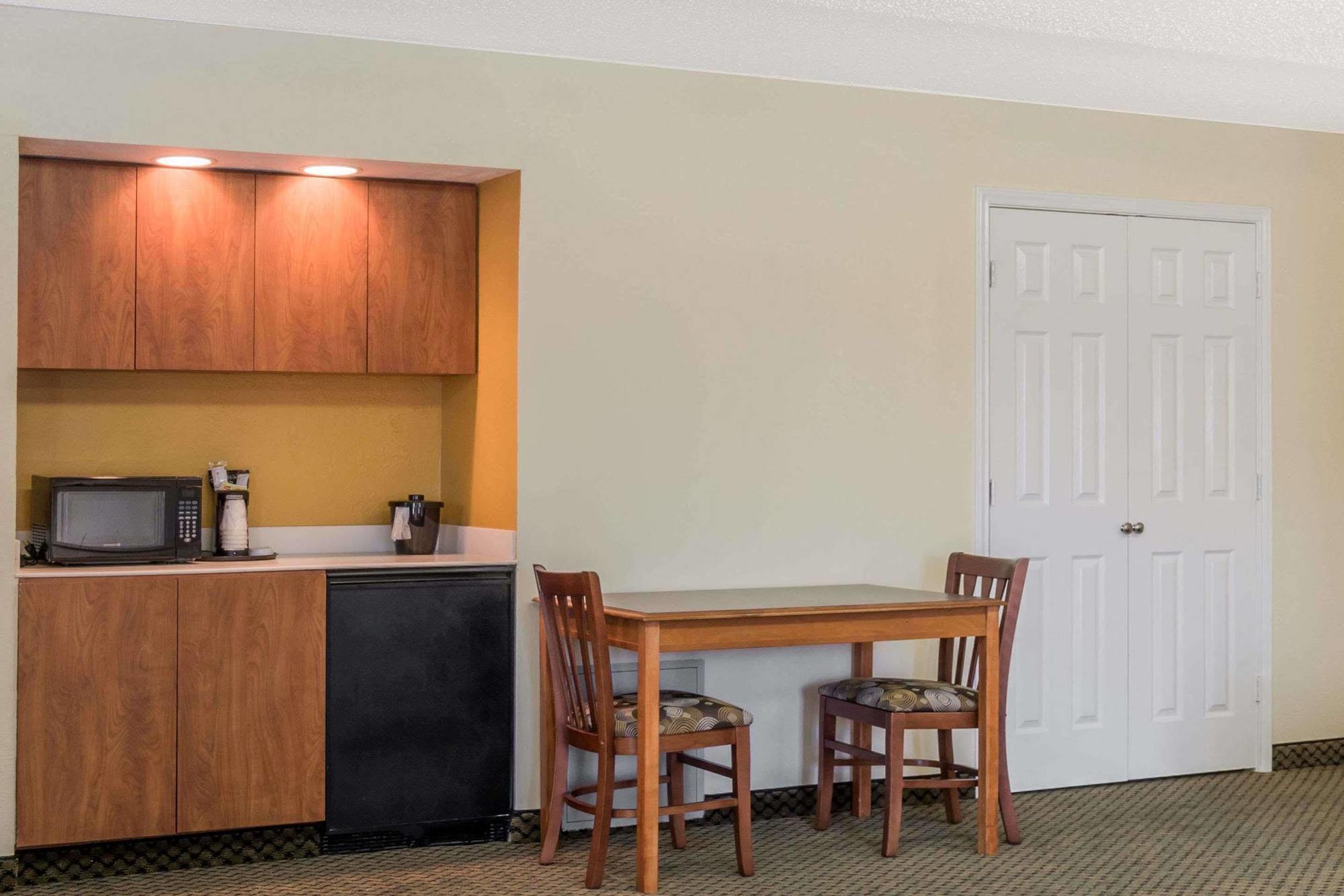 Baymont By Wyndham Near South Texas Medical Ctr
