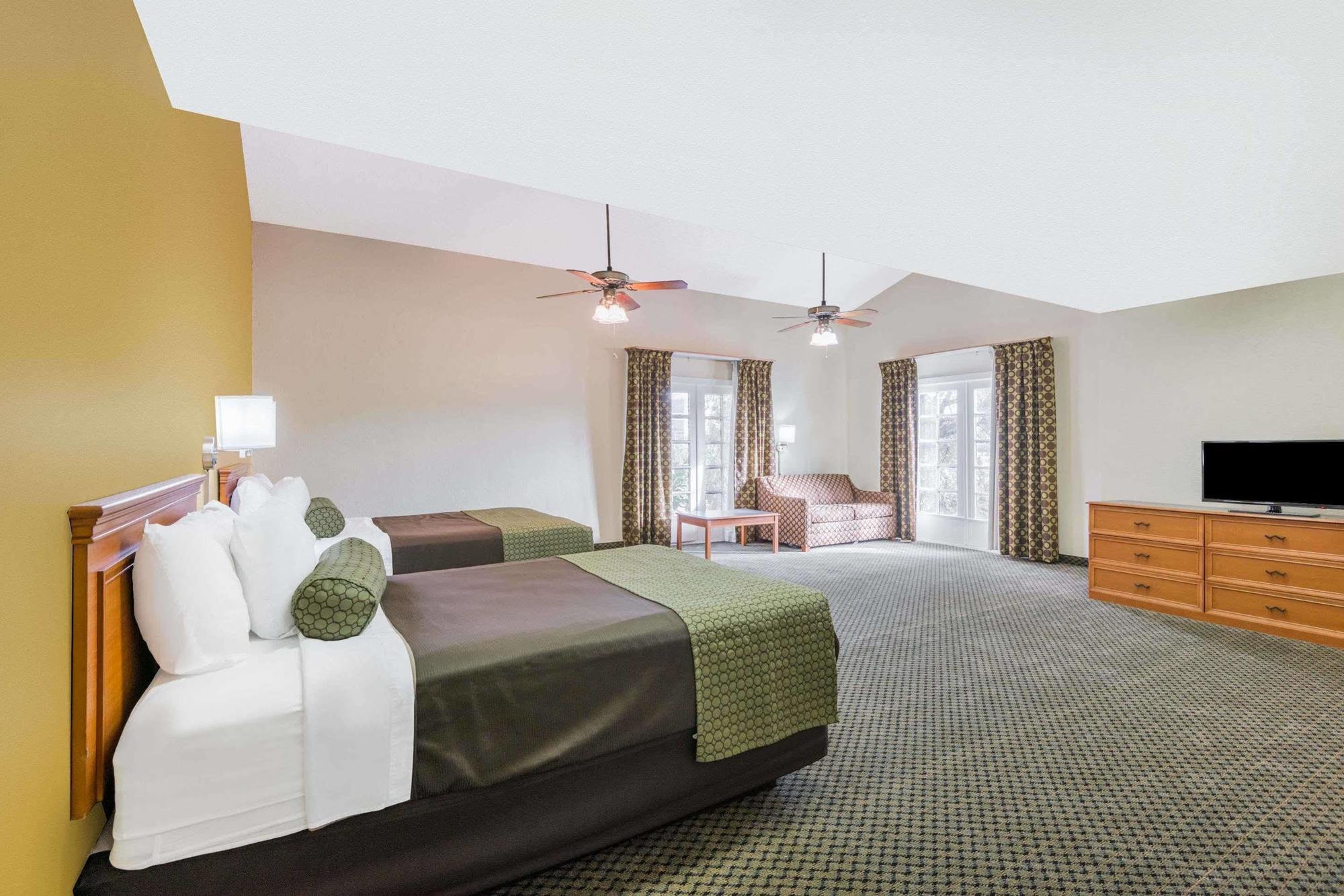 Baymont By Wyndham Near South Texas Medical Ctr San Antonio