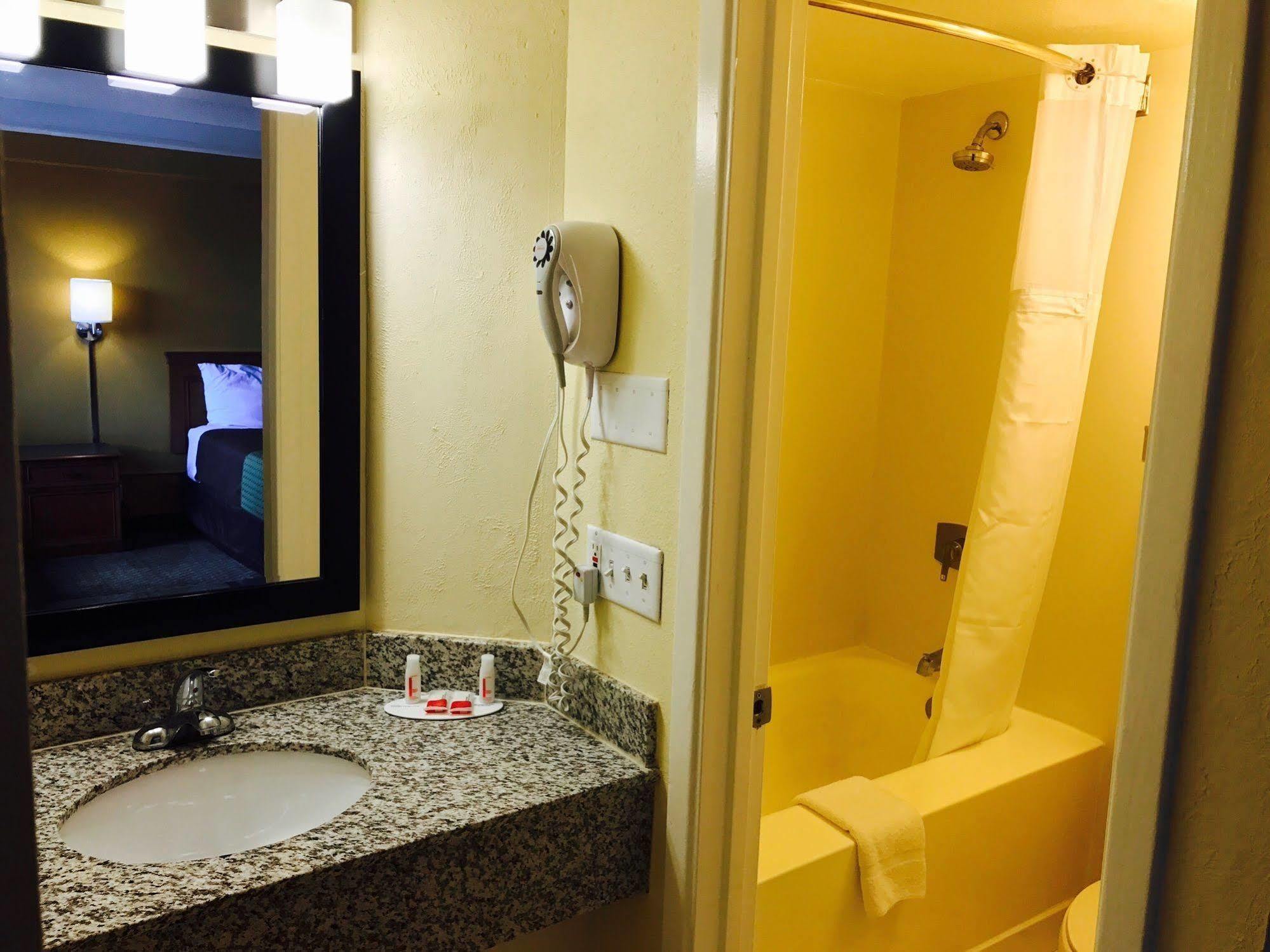 Baymont By Wyndham Near South Texas Medical Ctr Hotel San Antonio