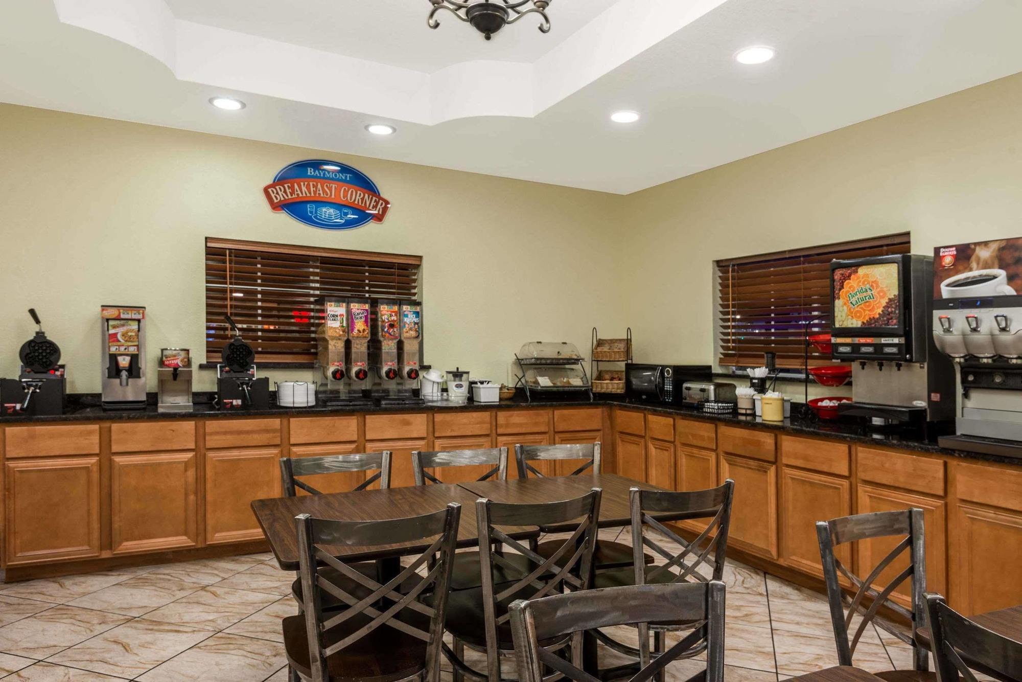 Hotel Baymont By Wyndham Near South Texas Medical Ctr San Antonio