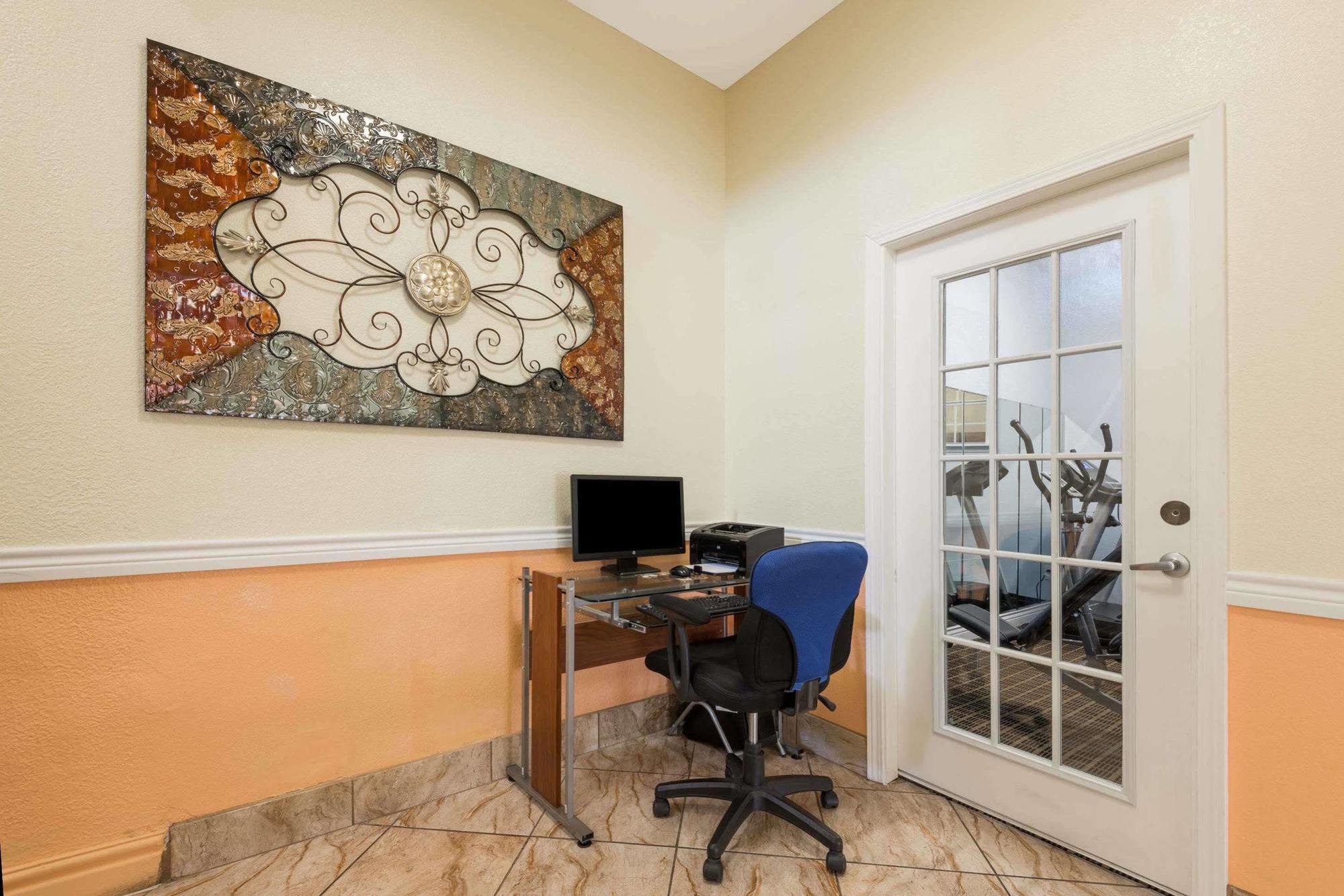 Baymont By Wyndham Near South Texas Medical Ctr Hotel