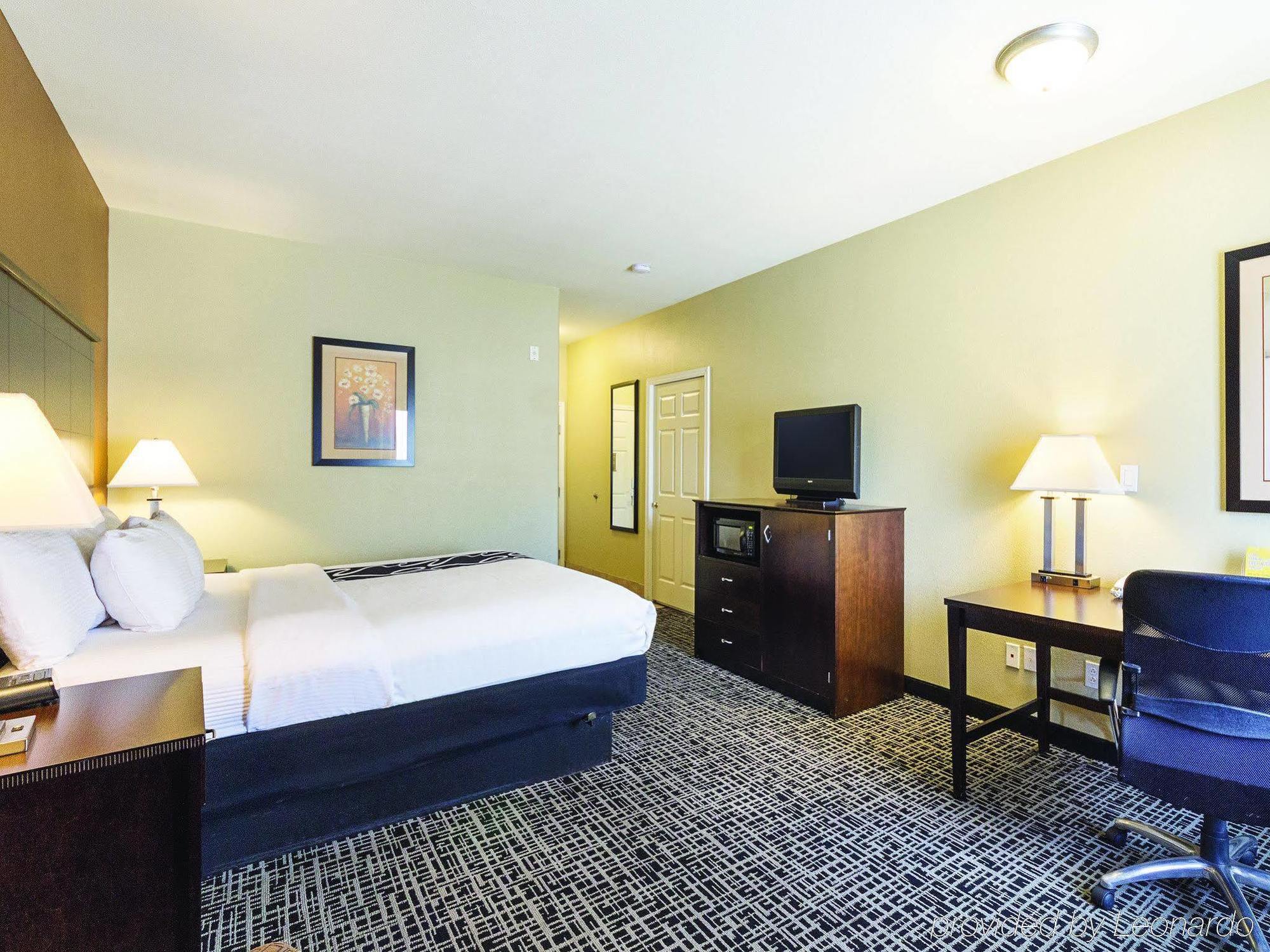 La Quinta By Wyndham San Antonio The Hotel