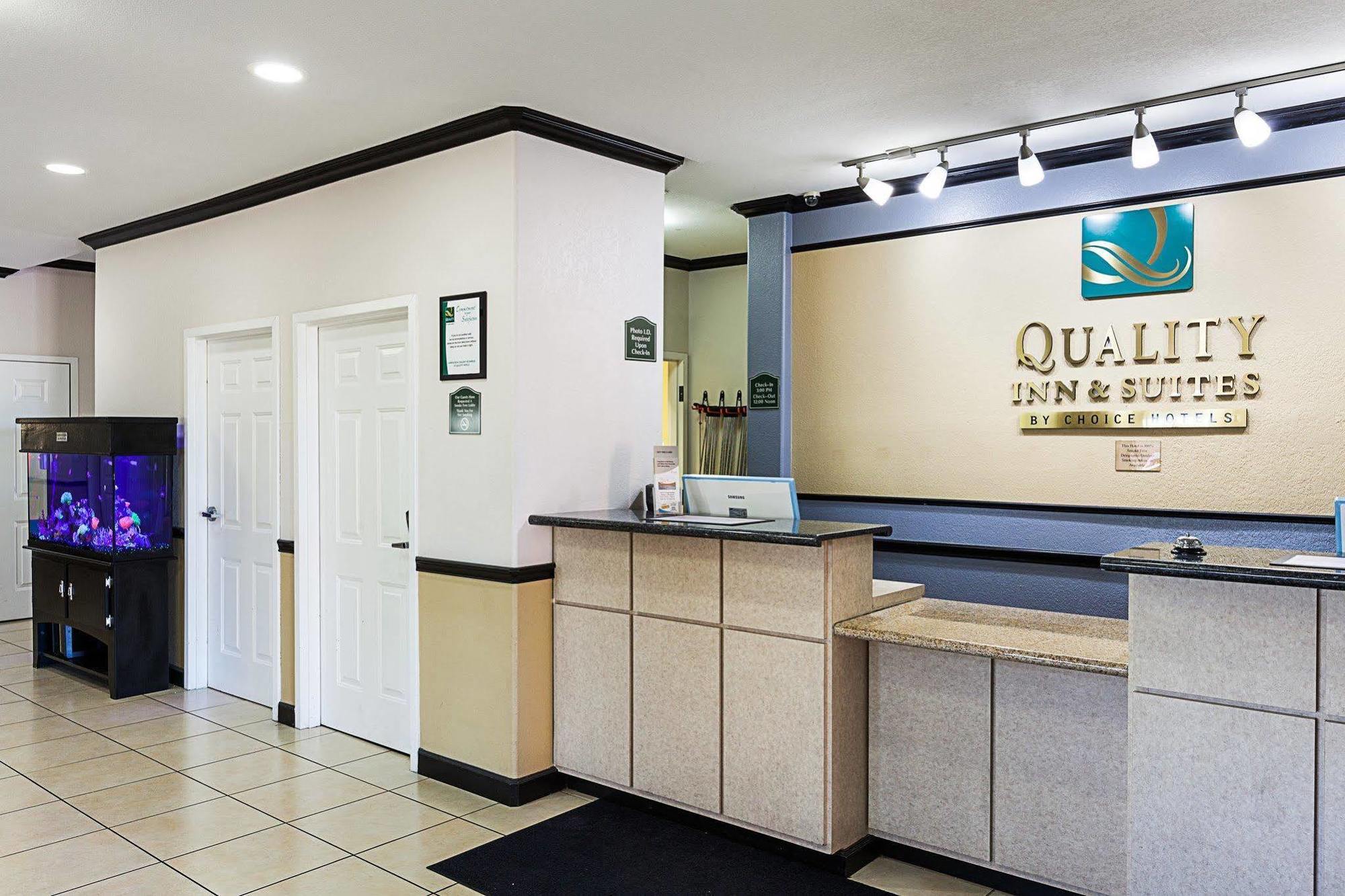 Hotel Quality & Seaworld North San Antonio