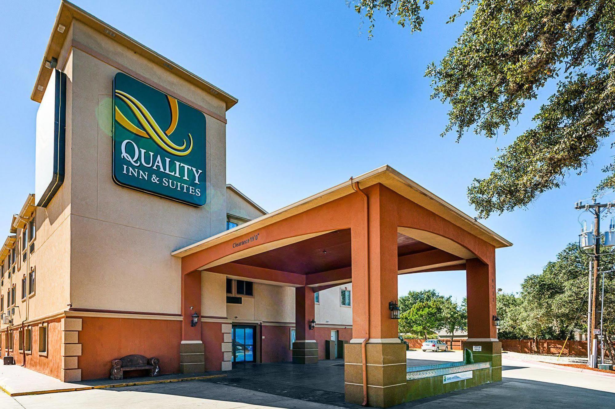Hotel Quality & Seaworld North San Antonio
