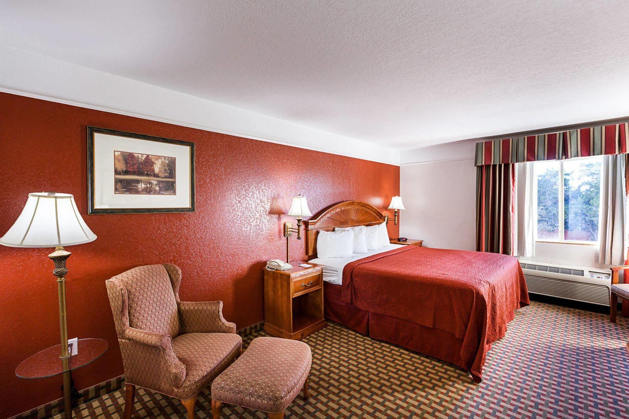Hotel Quality & Seaworld North San Antonio