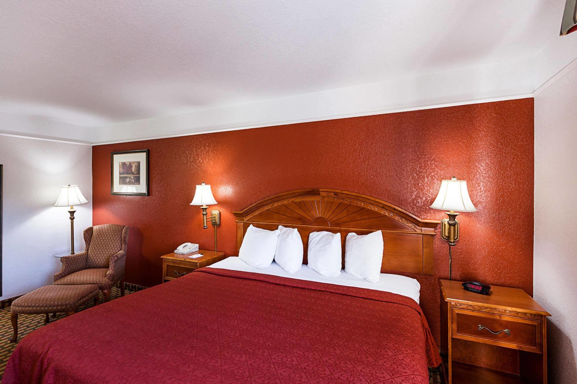 Quality & Seaworld North Hotel