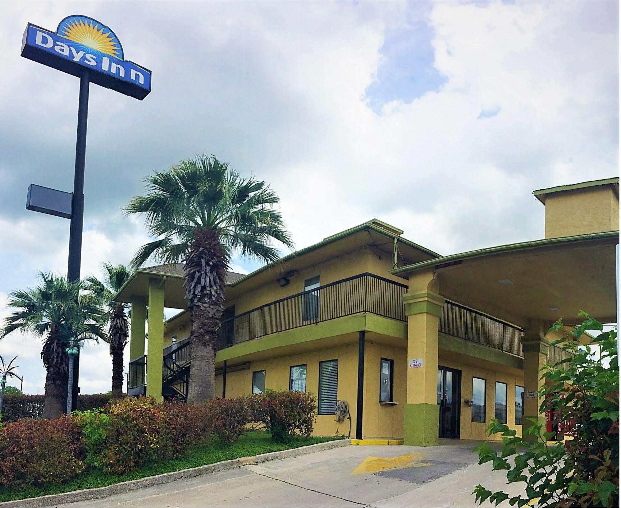 Days By Wyndham Interstate Hwy 35 North 2*
