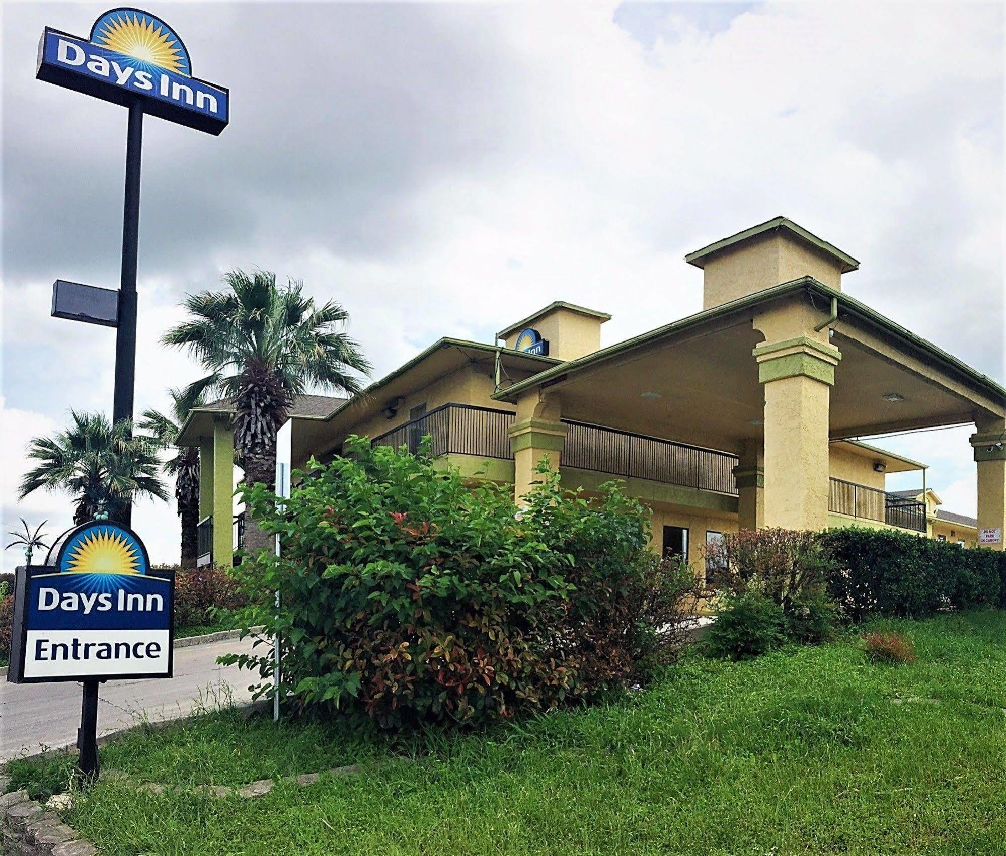 Hotel Days By Wyndham Interstate Hwy 35 North