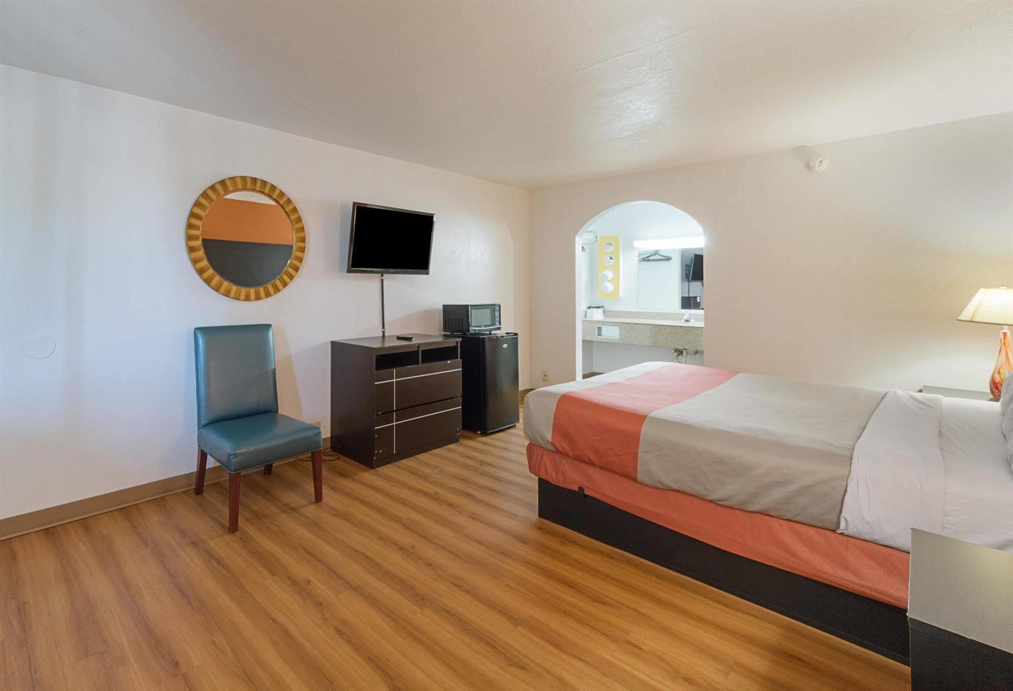 6 Tx I10 West Hotel San Antonio