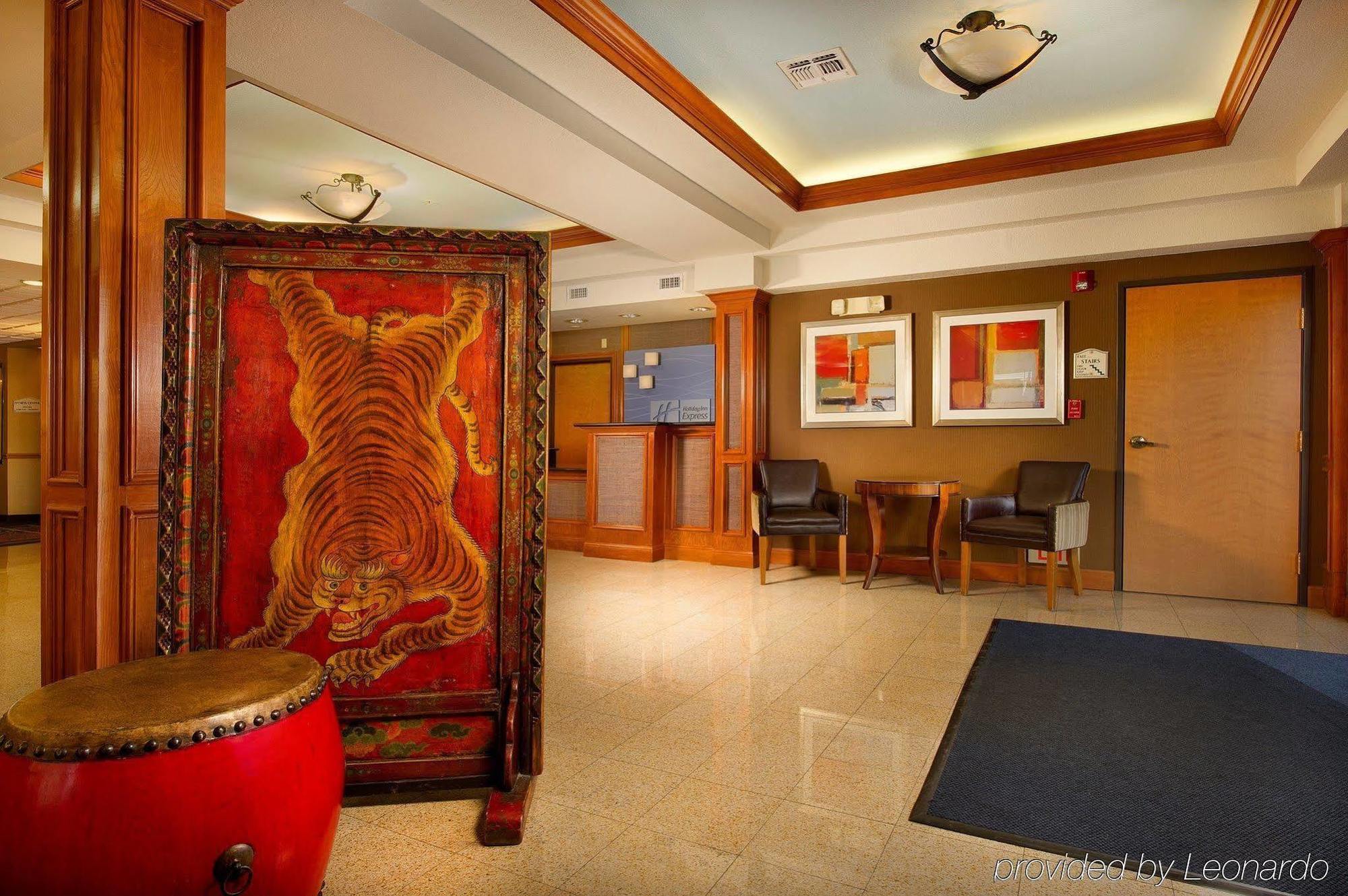 Express & - Downtown Market Area By Ihg Hotel 3*
