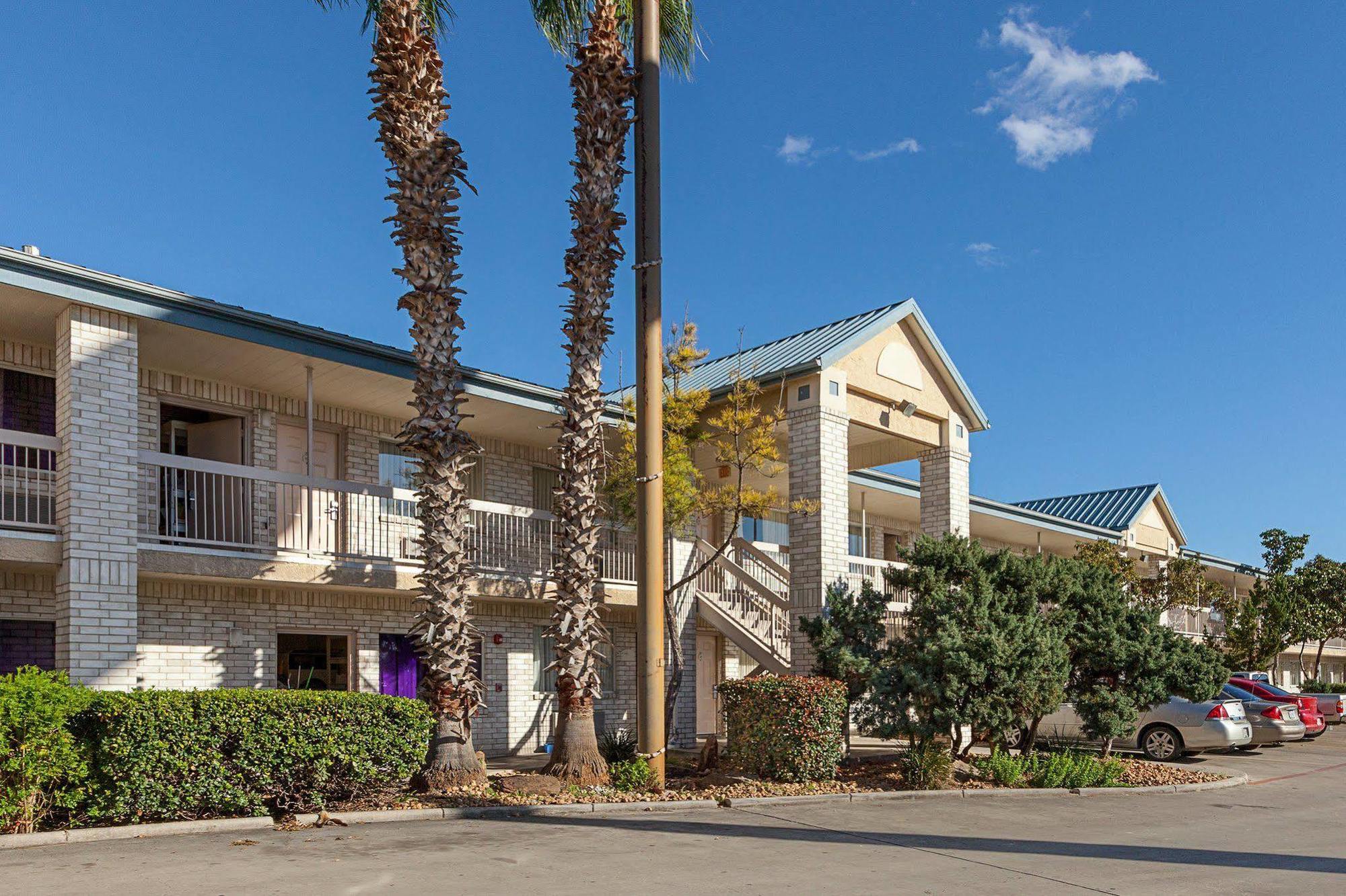 Lodge Econo Downtown South San Antonio