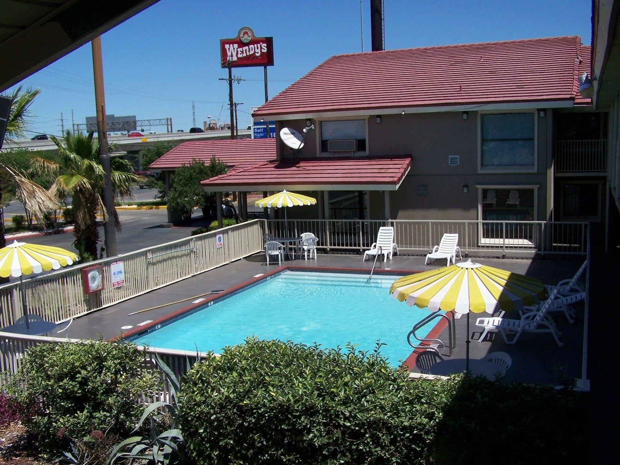 Motel The At Market Square