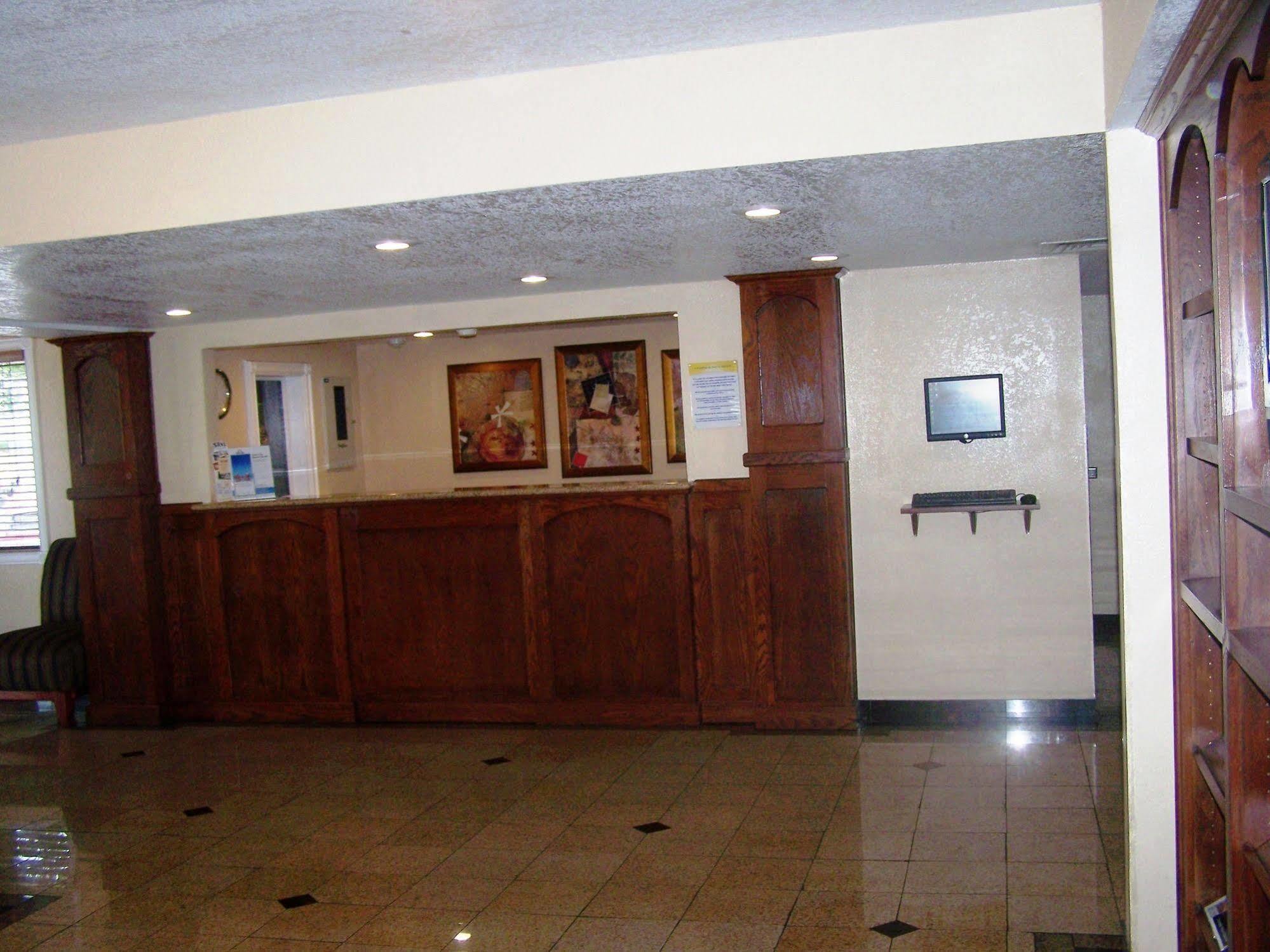 Motel The At Market Square 2*